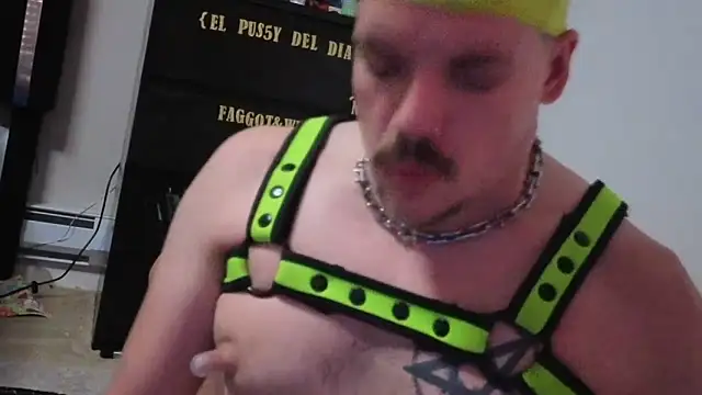 Snapshot of DemonDickNick chatting on September 22, 2025, 6:04 am DemonDickNick online show from September 22, 2025, 6:04 am