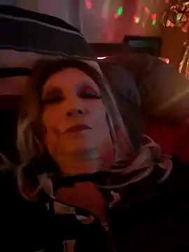 Snapshot of Vonniecd chatting on February 14, 2025, 6:45 am Vonniecd online show from February 14, 2025, 6:45 am