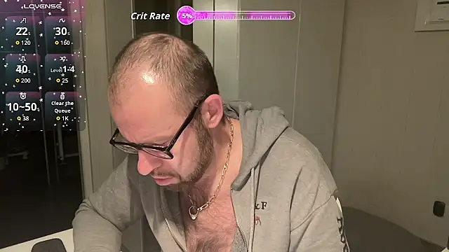 Snapshot of FABIOGLASSES chatting on October 9, 2025, 11:03 pm FABIOGLASSES online show from October 9, 2025, 11:03 pm