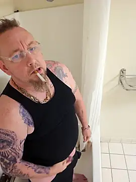 Snapshot of Littledick007007 chatting on September 19, 2025, 12:45 am Littledick007007 online show from September 19, 2025, 12:45 am