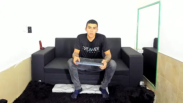 Snapshot of yeckodream chatting on March 20, 2025, 4:29 am yeckodream online show from March 20, 2025, 4:29 am