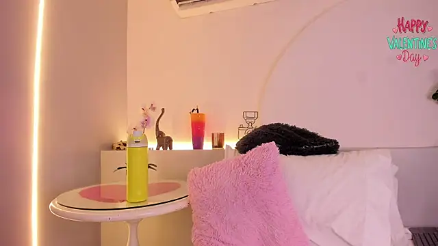 ambercroft online show from February 15, 2025, 2:04 am