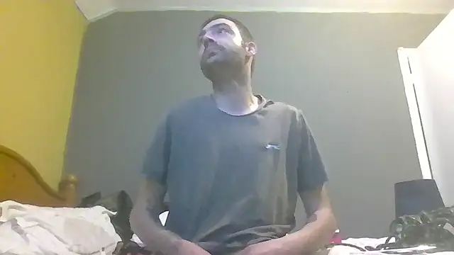 Snapshot of ThatGuyNextDoor1992 chatting on March 16, 2025, 11:25 pm ThatGuyNextDoor1992 online show from March 16, 2025, 11:25 pm