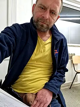 Snapshot of Mjn34 chatting on February 17, 2025, 6:42 am Mjn34 online show from February 17, 2025, 6:42 am