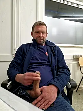 Snapshot of Mjn34 chatting on March 14, 2025, 7:04 am Mjn34 online show from March 14, 2025, 7:04 am