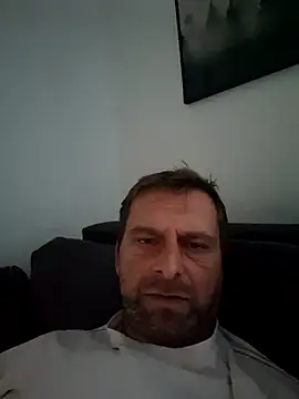 Snapshot of Mjn34 chatting on September 19, 2025, 5:20 am Mjn34 online show from September 19, 2025, 5:20 am