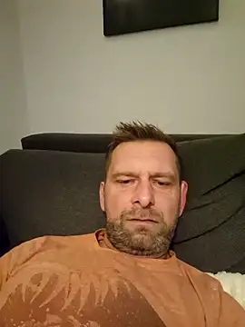 Snapshot of Mjn34 chatting on October 10, 2025, 5:39 am Mjn34 online show from October 10, 2025, 5:39 am