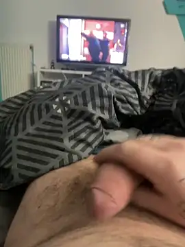 Snapshot of RenaudS-02 chatting on February 28, 2025, 11:45 pm RenaudS-02 online show from February 28, 2025, 11:45 pm