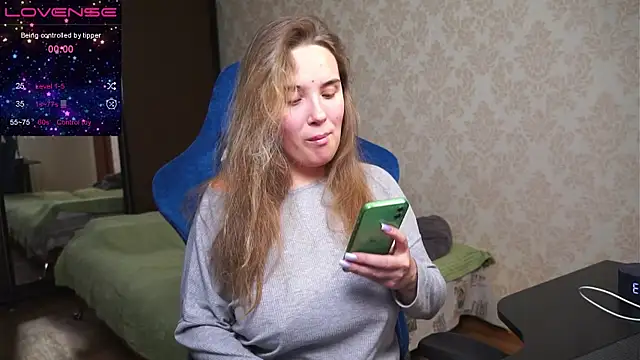 Snapshot of Sandra_SW_ chatting on March 22, 2025, 4:15 pm Sandra SW online show from March 22, 2025, 4:15 pm