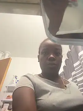 Snapshot of ChocolateBuns101 chatting on October 11, 2025, 1:20 pm ChocolateBuns101 online show from October 11, 2025, 1:20 pm