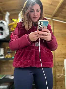 Snapshot of DaisyVibesss chatting on December 8, 2024, 1:14 pm DaisyVibesss online show from December 8, 2024, 1:14 pm