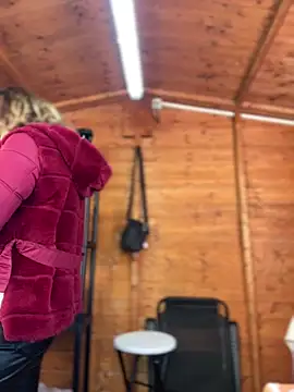 Snapshot of DaisyVibesss chatting on December 26, 2024, 10:59 am DaisyVibesss online show from December 26, 2024, 10:59 am