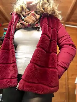 Snapshot of DaisyVibesss chatting on December 28, 2024, 4:09 pm DaisyVibesss online show from December 28, 2024, 4:09 pm