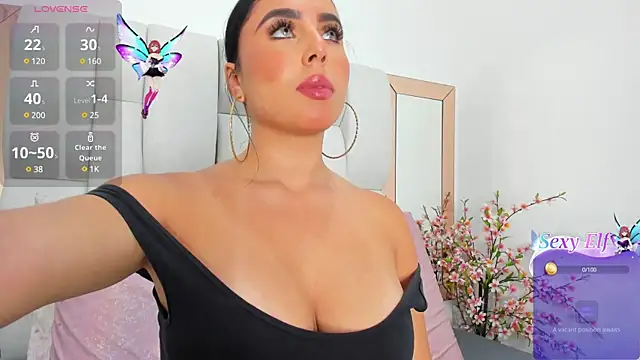 Snapshot of kylie_sexy2000 chatting on December 7, 2024, 1:14 am kylie sexy2000 online show from December 7, 2024, 1:14 am