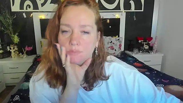 Snapshot of SinFulTitsDD chatting on December 18, 2024, 10:57 pm SinFulTitsDD online show from December 18, 2024, 10:57 pm