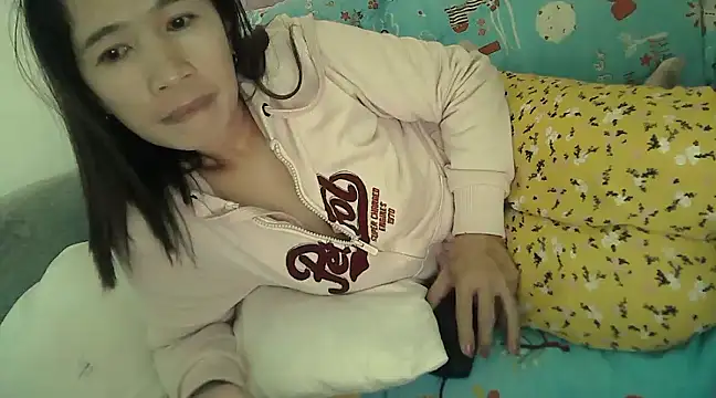 Snapshot of Alexiadreamer chatting on January 15, 2025, 1:45 am Alexiadreamer online show from January 15, 2025, 1:45 am