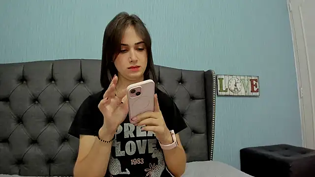 Snapshot of AndreaStivens chatting on March 12, 2025, 6:33 pm AndreaStivens online show from March 12, 2025, 6:33 pm