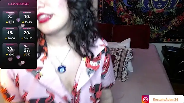 Snapshot of RossalieAdam24 chatting on February 5, 2025, 1:04 am RossalieAdam24 online show from February 5, 2025, 1:04 am