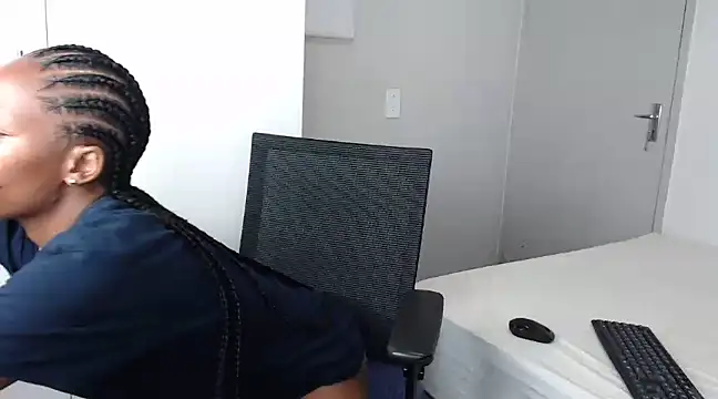 Snapshot of QUEENMANDYY chatting on January 16, 2025, 5:44 pm QUEENMANDYY online show from January 16, 2025, 5:44 pm