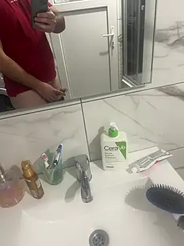 Snapshot of Vld121 chatting on January 29, 2025, 8:14 pm Vld121 online show from January 29, 2025, 8:14 pm