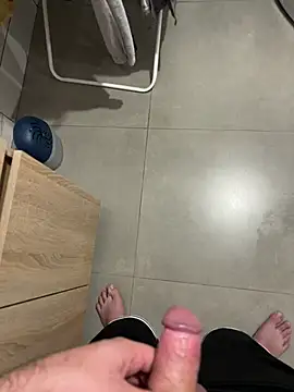 Snapshot of Vld121 chatting on January 30, 2025, 7:48 pm Vld121 online show from January 30, 2025, 7:48 pm