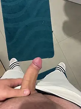 Snapshot of Vld121 chatting on October 8, 2025, 7:11 pm Vld121 online show from October 8, 2025, 7:11 pm