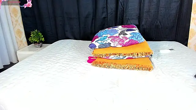 Snapshot of DENISE_WOLFE chatting on March 19, 2025, 6:44 pm DENISE WOLFE online show from March 19, 2025, 6:44 pm