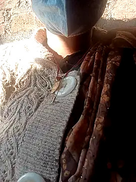 Snapshot of Lattika-Bhabhi chatting on February 6, 2025, 11:10 am Lattika-Bhabhi online show from February 6, 2025, 11:10 am