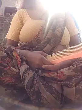 Snapshot of Lattika-Bhabhi chatting on February 12, 2025, 8:06 am Lattika-Bhabhi online show from February 12, 2025, 8:06 am