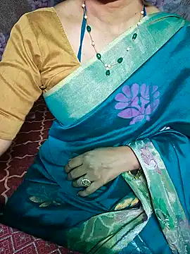 Snapshot of XBHUUME chatting on January 29, 2025, 5:24 pm XBHUUME online show from January 29, 2025, 5:24 pm