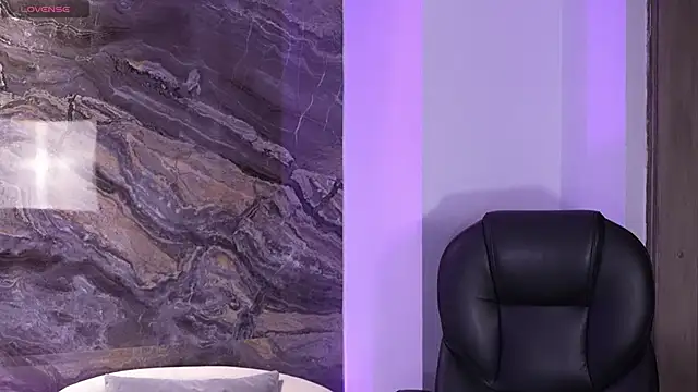 Snapshot of MadelineFox chatting on September 30, 2025, 9:47 am MadelineFox online show from September 30, 2025, 9:47 am