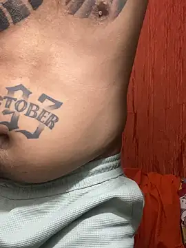 Snapshot of Thyler08 chatting on February 9, 2025, 6:33 am Thyler08 online show from February 9, 2025, 6:33 am