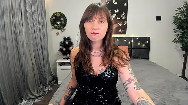 Snapshot of StacyTigerr chatting on December 20, 2024, 11:21 am StacyTigerr online show from December 20, 2024, 11:21 am