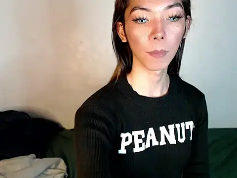 Snapshot of perly_169 chatting on December 8, 2024, 1:14 pm perly 169 online show from December 8, 2024, 1:14 pm