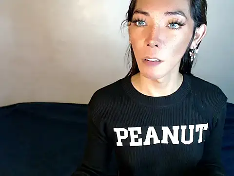 Snapshot of perly_169 chatting on January 25, 2025, 10:51 am perly 169 online show from January 25, 2025, 10:51 am