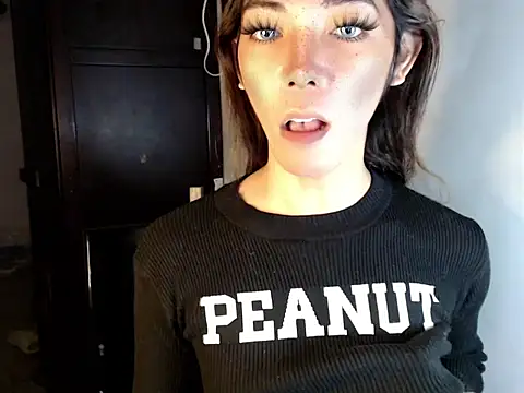 Snapshot of perly_169 chatting on February 7, 2025, 10:41 pm perly 169 online show from February 7, 2025, 10:41 pm