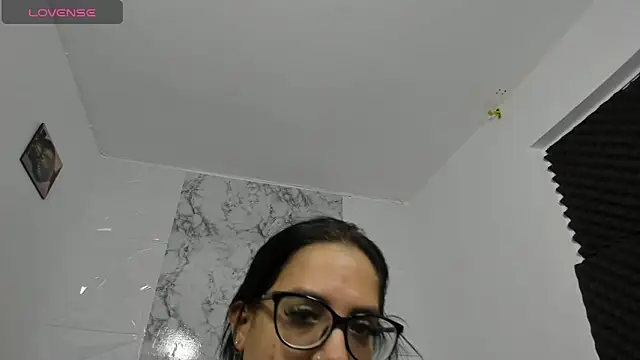 Snapshot of emilyconer chatting on November 3, 2025, 12:13 am emilyconer online show from November 3, 2025, 12:13 am