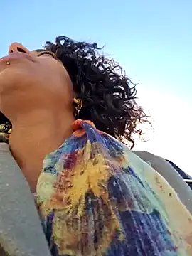 Snapshot of Goldenlace chatting on February 4, 2025, 12:11 pm Goldenlace online show from February 4, 2025, 12:11 pm