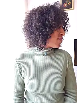 Snapshot of Goldenlace chatting on October 29, 2025, 11:23 am Goldenlace online show from October 29, 2025, 11:23 am