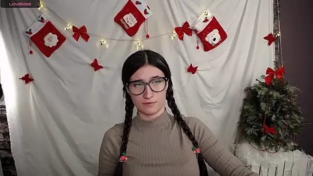 Snapshot of MaryEm976 chatting on December 12, 2024, 12:01 pm MaryEm976 online show from December 12, 2024, 12:01 pm