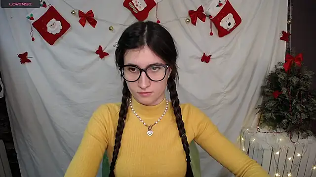 Snapshot of MaryEm976 chatting on December 14, 2024, 12:44 pm MaryEm976 online show from December 14, 2024, 12:44 pm