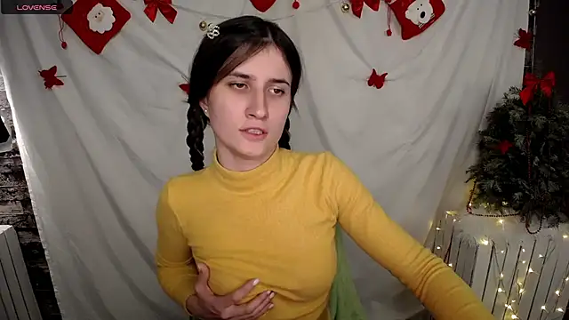 Snapshot of MaryEm976 chatting on December 14, 2024, 3:47 pm MaryEm976 online show from December 14, 2024, 3:47 pm