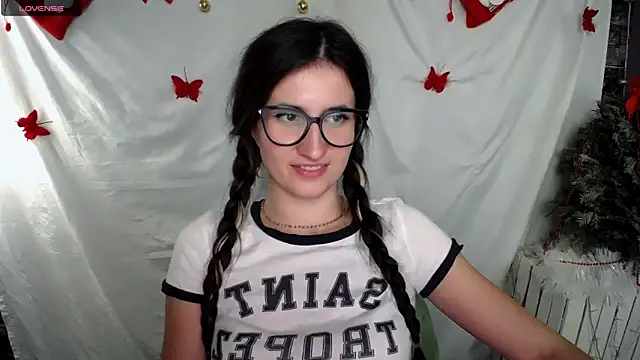 Snapshot of MaryEm976 chatting on January 3, 2025, 3:01 pm MaryEm976 online show from January 3, 2025, 3:01 pm