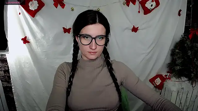 Snapshot of MaryEm976 chatting on January 5, 2025, 8:43 am MaryEm976 online show from January 5, 2025, 8:43 am