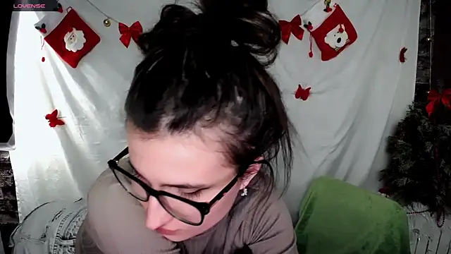 Snapshot of MaryEm976 chatting on January 5, 2025, 11:59 am MaryEm976 online show from January 5, 2025, 11:59 am