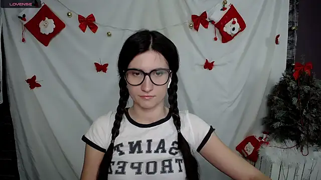 Snapshot of MaryEm976 chatting on January 7, 2025, 8:45 am MaryEm976 online show from January 7, 2025, 8:45 am