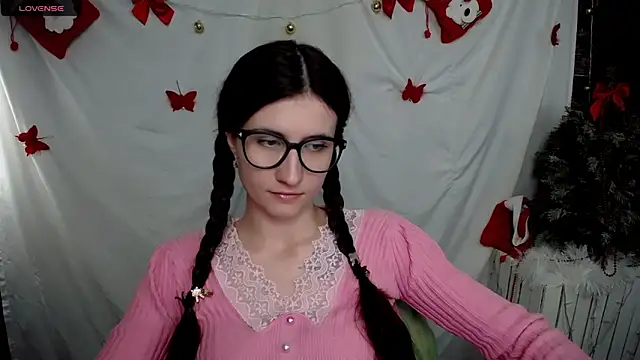 Snapshot of MaryEm976 chatting on January 11, 2025, 8:33 am MaryEm976 online show from January 11, 2025, 8:33 am