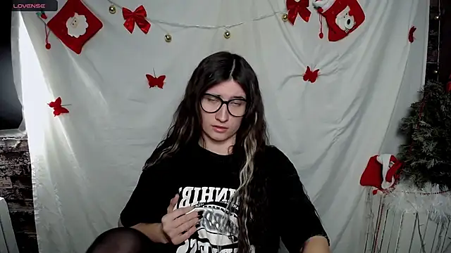 Snapshot of MaryEm976 chatting on January 15, 2025, 9:02 am MaryEm976 online show from January 15, 2025, 9:02 am