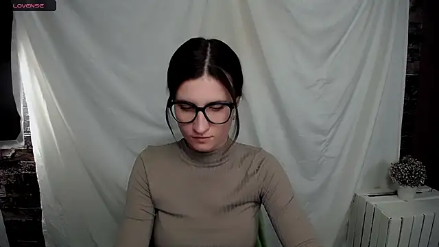 Snapshot of MaryEm976 chatting on January 26, 2025, 10:34 am MaryEm976 online show from January 26, 2025, 10:34 am