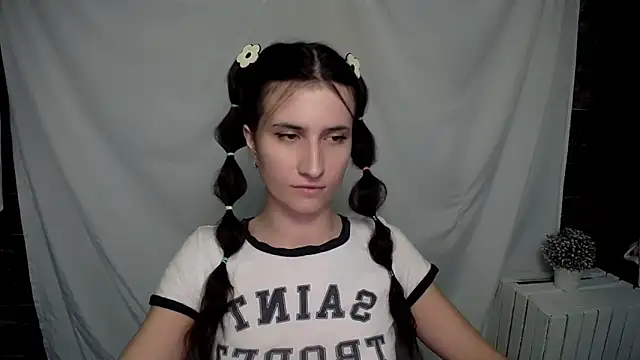 Snapshot of MaryEm976 chatting on February 2, 2025, 8:02 am MaryEm976 online show from February 2, 2025, 8:02 am